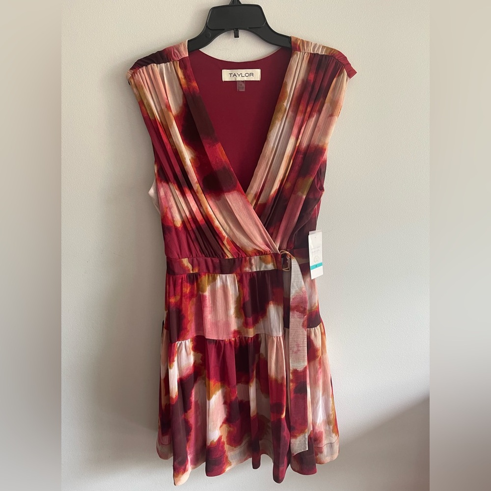 Women's TAYLOR V-Neck Wrap-Around Sleeveless Dress in Rustic Red SZ 16 NWT